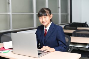 中学生とパソコン